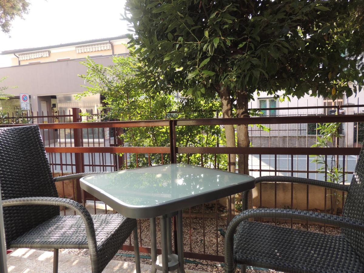 ヴェローナAppa49 Vicino Ospedale Borgo Roma, Fiera E Univrアパートメント エクステリア 写真